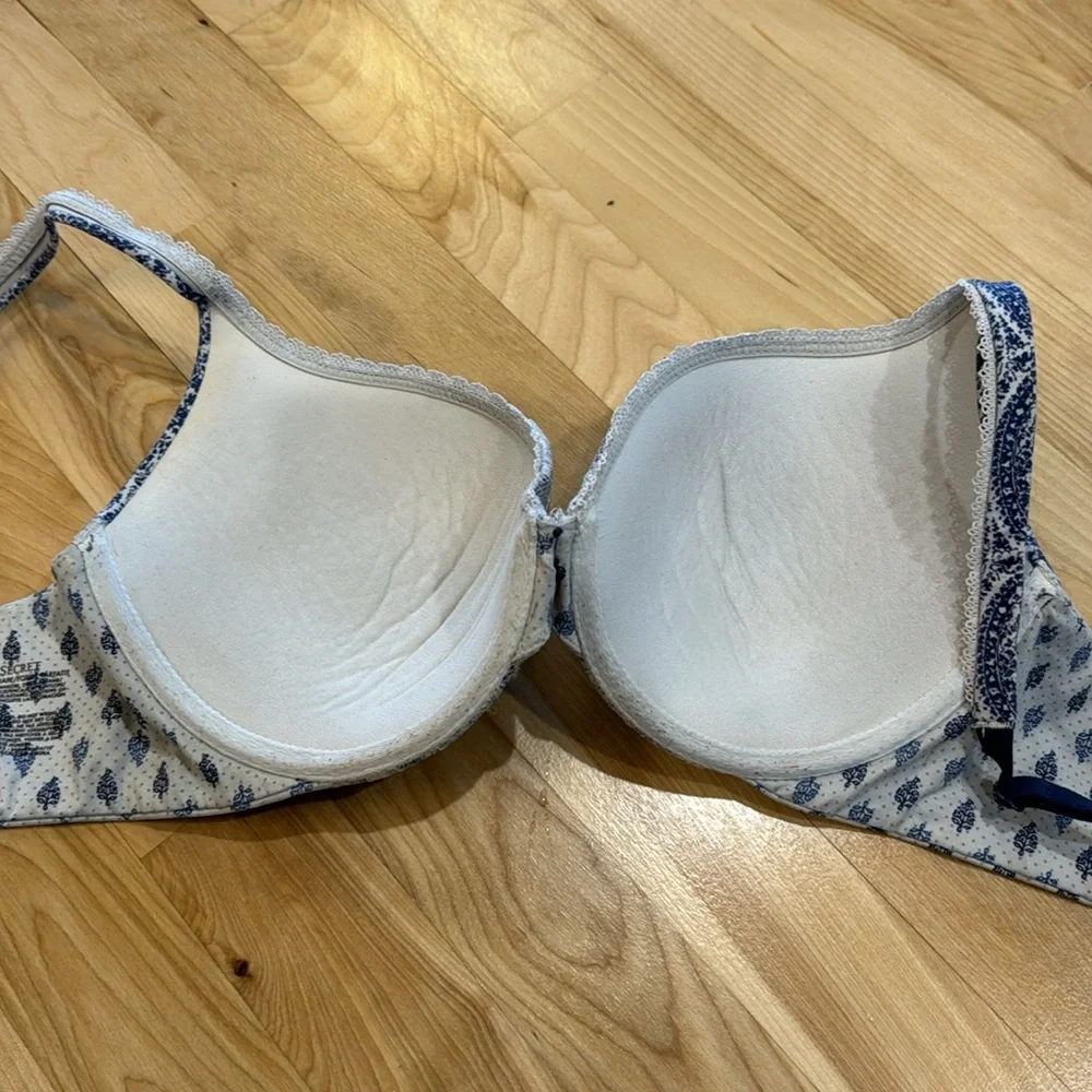 Victoria’s Secret body by Victoria perfect shape 34 D - Picture 5 of 6